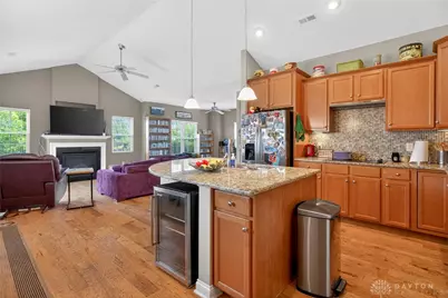 2484 Locust Hill Blvd, Beavercreek, OH 45431 - Photo 15