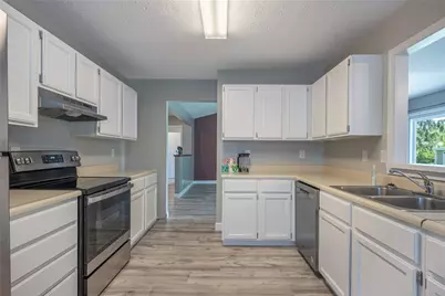5704 Springgate Court, Huber Heights, OH 45424 - Photo 9