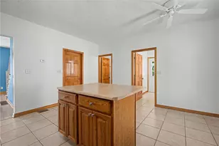 240 E Shannon Ave, West Carrollton, OH 45449 - Photo 13