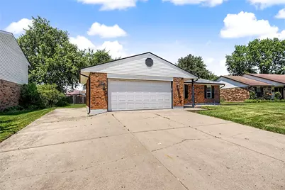 8781 Emeraldgate Drive, Huber Heights, OH 45424 - Photo 3