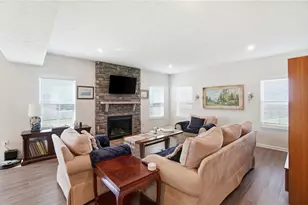 2095 Nathanial Greene Dr, Beavercreek Twp, OH 45434 - Photo 7