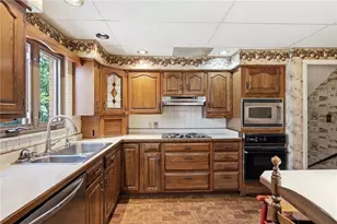 2504 Cross Country Rd, Beavercreek, OH 45431 - Photo 13