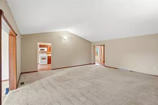 1700 W Sparrow Rd, Green Twp, OH 45502 - Photo 15