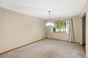 1700 W Sparrow Rd, Green Twp, OH 45502 - Photo 11