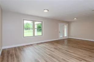 7221 Showplace Dr, Huber Heights, OH 45424 - Photo 9