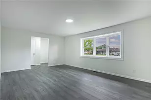 1922 Old Coach Rd, Springfield Twp, OH 45505 - Photo 5