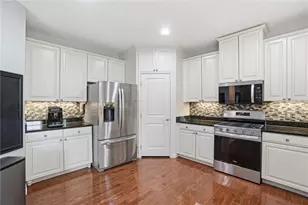 6856 Paragon Rd, Washington Twp, OH 45459 - Photo 7