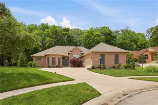 1901 N Regent Park Dr, Bellbrook, OH 45305 - Photo 7