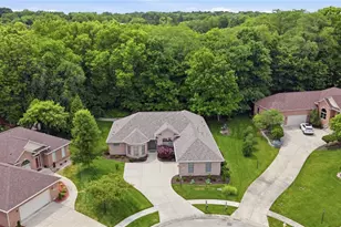 1901 N Regent Park Dr, Bellbrook, OH 45305 - Photo 3