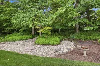 1901 N Regent Park Drive, Bellbrook, OH 45305 - Photo 53