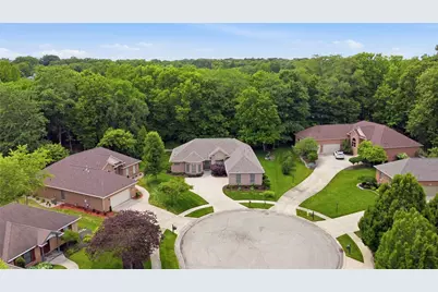1901 N Regent Park Drive, Bellbrook, OH 45305 - Photo 3