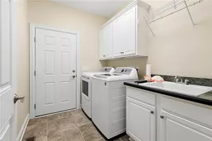 1901 N Regent Park Dr, Bellbrook, OH 45305 - Photo 47
