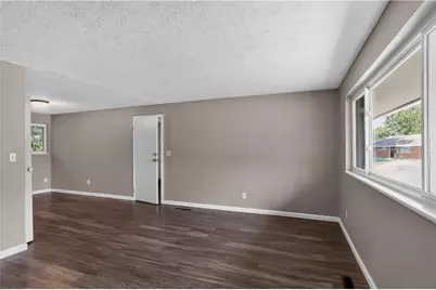 4450 Lambeth Drive, Huber Heights, OH 45424 - Photo 9