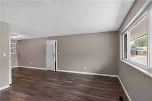 4450 Lambeth Dr, Huber Heights, OH 45424 - Photo 9