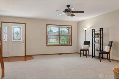 445 Clover Hill, Tipp City, OH 45371 - Photo 5