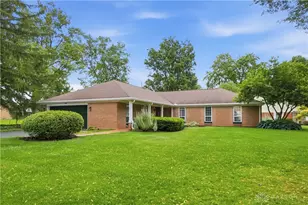 901 New England Ave, Centerville, OH 45429 - Photo 1