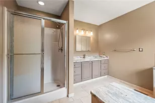 7630 Essington Cir, Washington Twp, OH 45459 - Photo 25