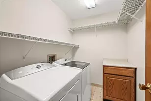 7630 Essington Cir, Washington Twp, OH 45459 - Photo 37