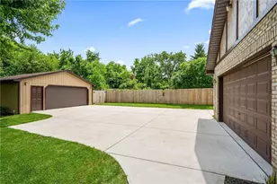 7630 Essington Cir, Washington Twp, OH 45459 - Photo 47