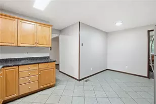 2033 Meadowside Ln, Washington Twp, OH 45458 - Photo 13
