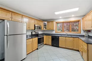 2033 Meadowside Ln, Washington Twp, OH 45458 - Photo 11