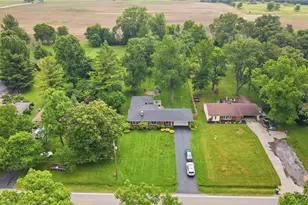 316 S Tecumseh Rd, Bethel Twp, OH 45506 - Photo 3