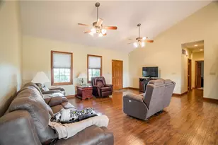 6680 Jordan Rd, Lewisburg, OH 45338 - Photo 9