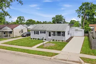 187 Pat Ln, Fairborn, OH 45324 - Photo 1