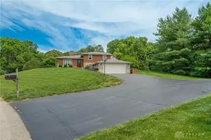 1182 Westridge Rd, Washington Twp, OH 45459 - Photo 3
