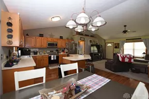 216 4th St, Christiansburg, OH 43072 - Photo 7