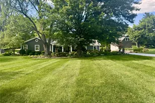 5596 Greentree Rd, Turtlecreek Twp, OH 45036 - Photo 7