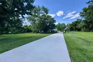 5596 Greentree Rd, Turtlecreek Twp, OH 45036 - Photo 5