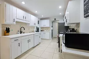 8910 Springrun Ln, Washington Twp, OH 45458 - Photo 19