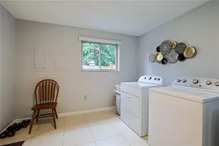 8910 Springrun Ln, Washington Twp, OH 45458 - Photo 37