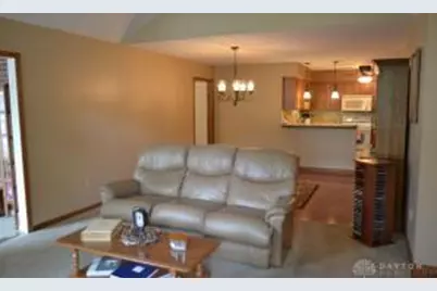 858 Trent Close, Springfield, OH 45503 - Photo 3
