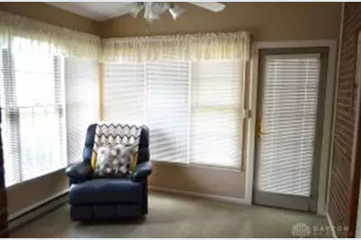 858 Trent Close, Springfield, OH 45503 - Photo 5