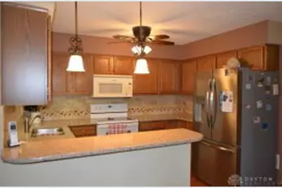 858 Trent Close, Springfield, OH 45503 - Photo 7