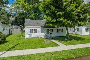 916 S Crawford St, Troy, OH 45373 - Photo 1