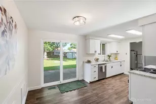 7329 Kirkview Dr, Huber Heights, OH 45424 - Photo 5