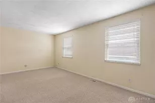 2106 Wellington Ct, Fairborn, OH 45324 - Photo 15