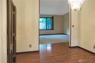 740 W Whipp Rd, Washington Twp, OH 45459 - Photo 9