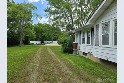 1410 S Central Drive, Beavercreek, OH 45432 - Photo 3