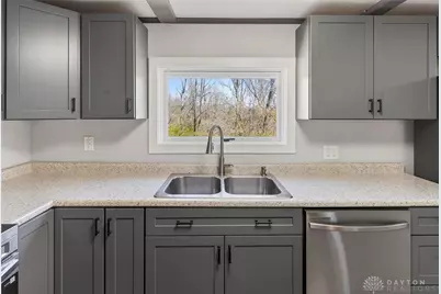 8225 W Prospect Road, Hillsboro, OH 45133 - Photo 21