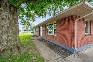 2144 Mountview Cir, Dayton, OH 45414 - Photo 3