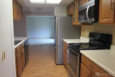 4902 Birchview Court, Huber Heights, OH 45424 - Photo 7