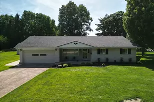 1101 E Bridle Ln, West Carrollton, OH 45449 - Photo 1