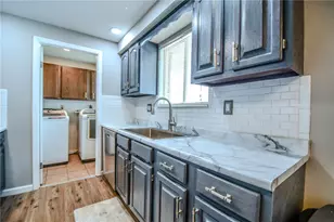 6951 Taylorsville Rd, Huber Heights, OH 45424 - Photo 11