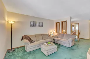 7832 Betsy Ross Cir, Washington Twp, OH 45459 - Photo 5