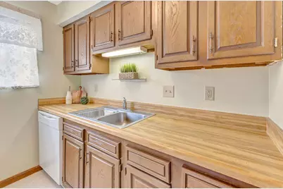 7832 Betsy Ross Circle, Washington Twp, OH 45459 - Photo 15