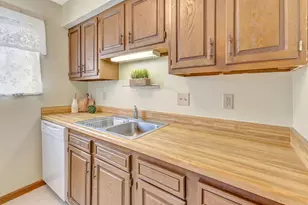 7832 Betsy Ross Cir, Washington Twp, OH 45459 - Photo 15